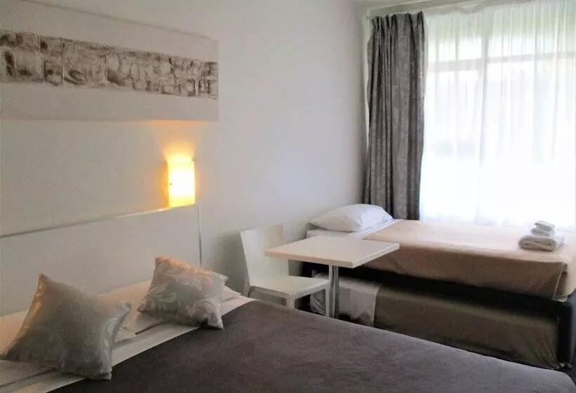 ファミリールーム, Cronulla Motor Inn
