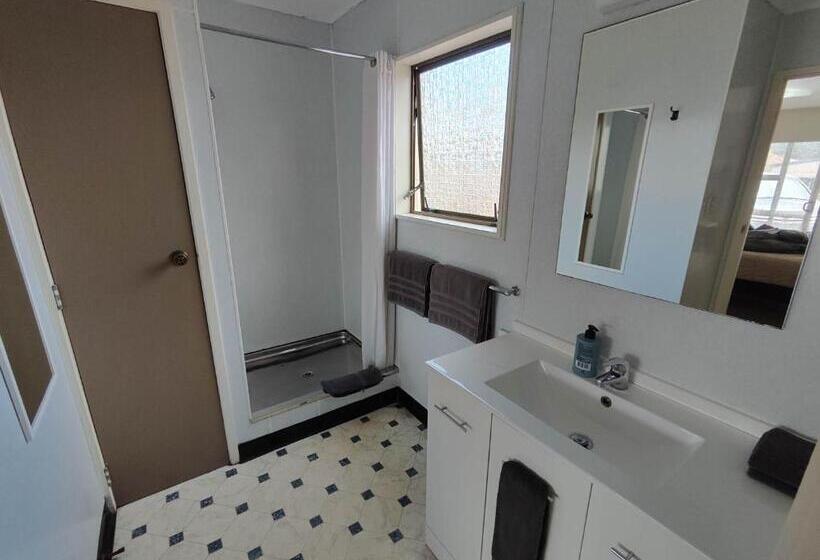 스탠다드 스튜디오, Motel Villa Del Rio