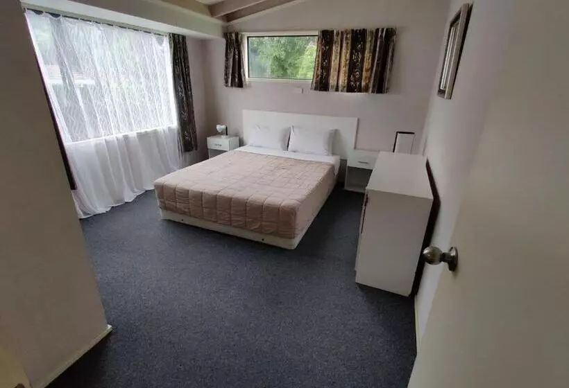 Perhehuone, Motel Villa Del Rio