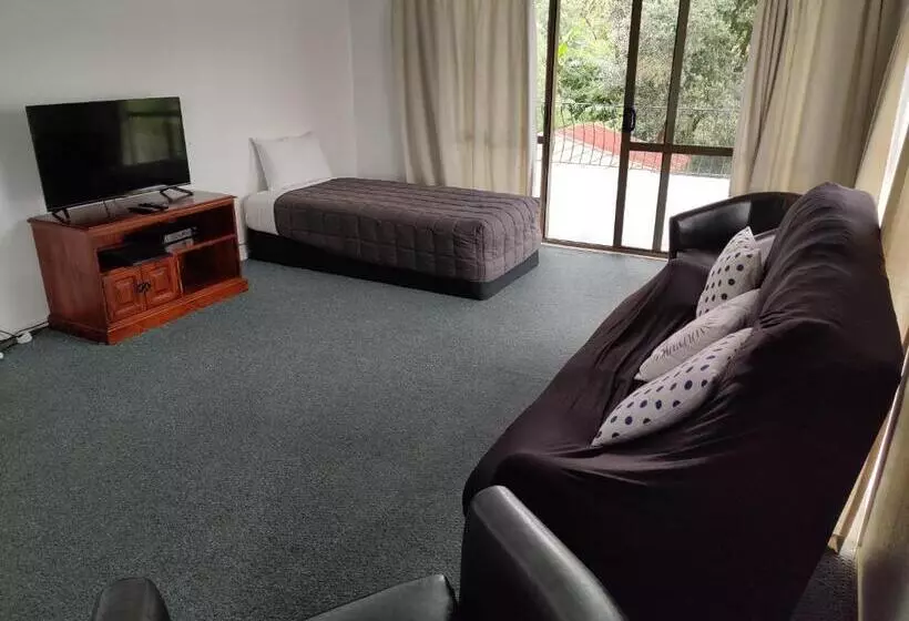 Perhehuone, Motel Villa Del Rio
