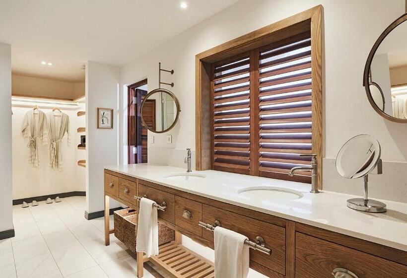 Senior Suite, Paradise Cove Boutique