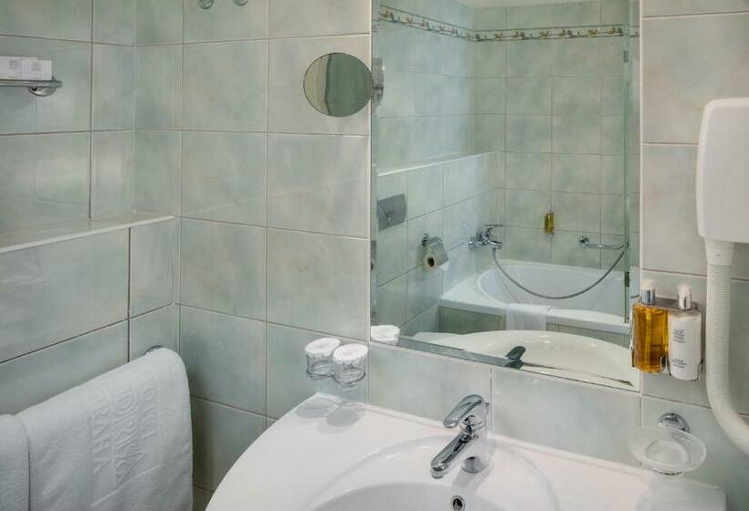 اتاق استاندارد یک نفره, Adria Hotel Prague