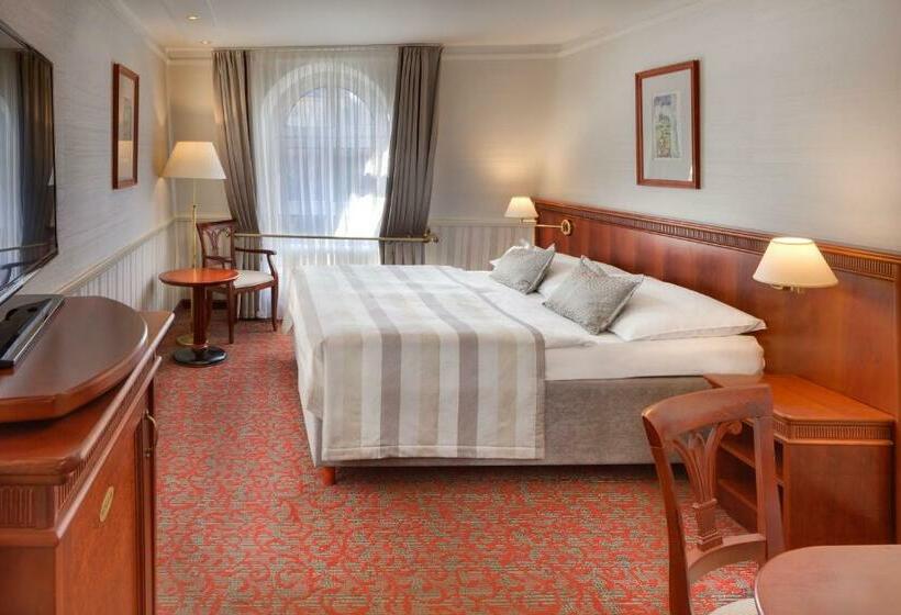 اتاق استاندارد با چشم‌انداز باغ, Adria Hotel Prague