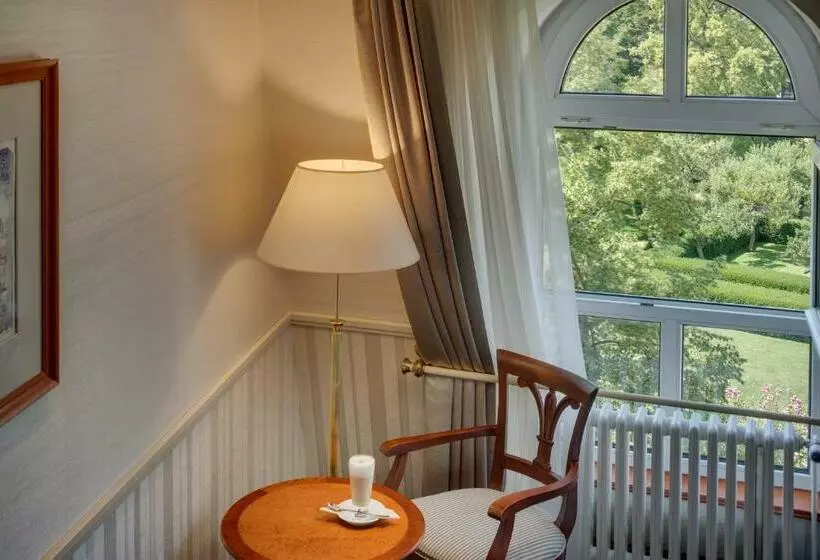اتاق استاندارد با چشم‌انداز باغ, Adria Hotel Prague
