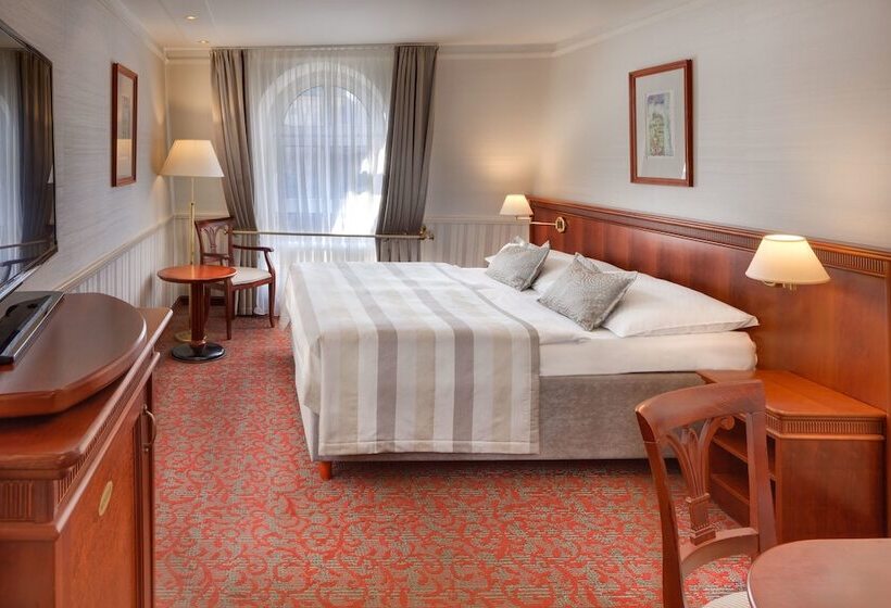 اتاق استاندارد با چشم‌انداز باغ, Adria Hotel Prague