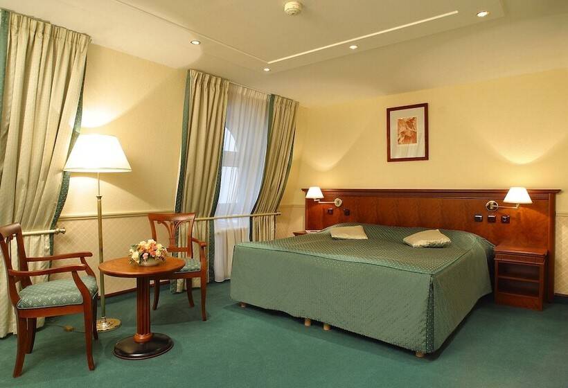 اتاق استاندارد با چشم‌انداز باغ, Adria Hotel Prague