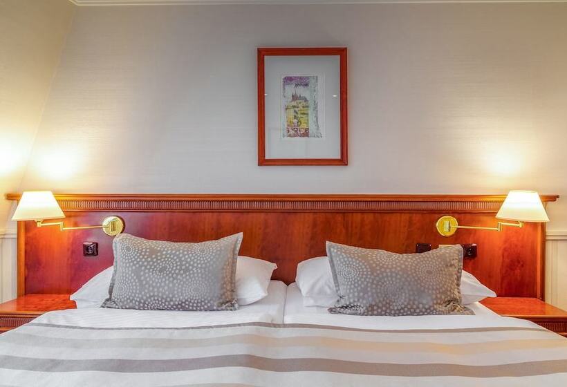 اتاق استاندارد با چشم‌انداز باغ, Adria Hotel Prague