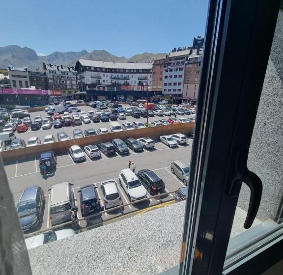 اتاق استاندارد سه نفره, Avanti