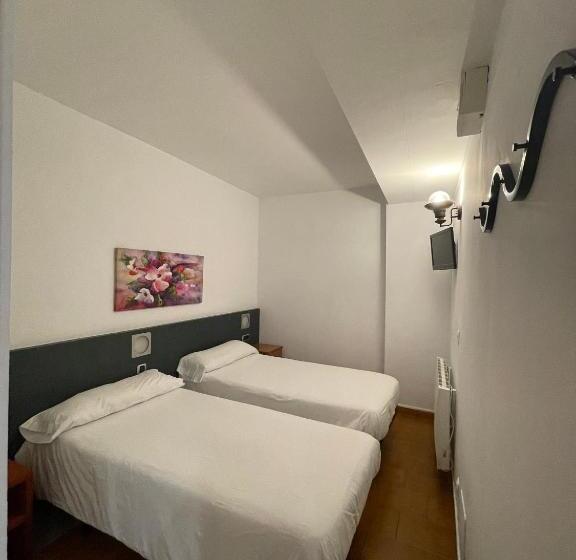 اتاق استاندارد چهار تخته, Avanti