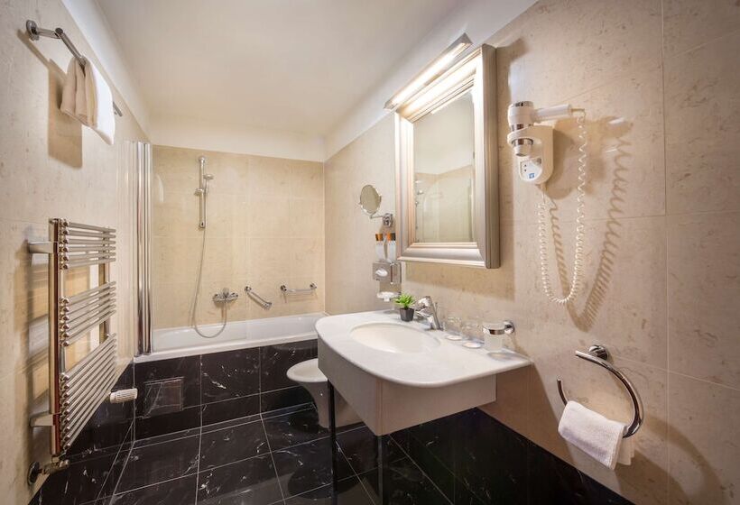 اتاق سوپریور, Best Western Premier Hotel Astoria