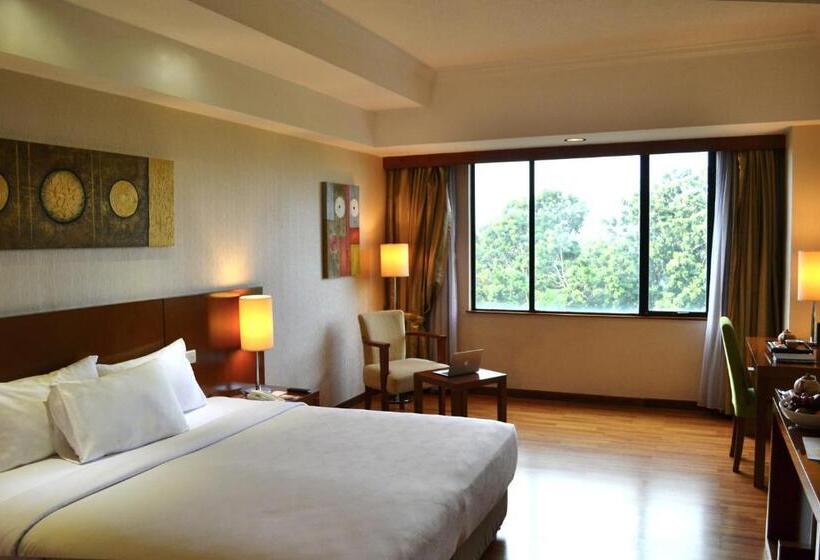 Quarto Deluxe Cama King, Artotel Gelora Senayan Jakarta
