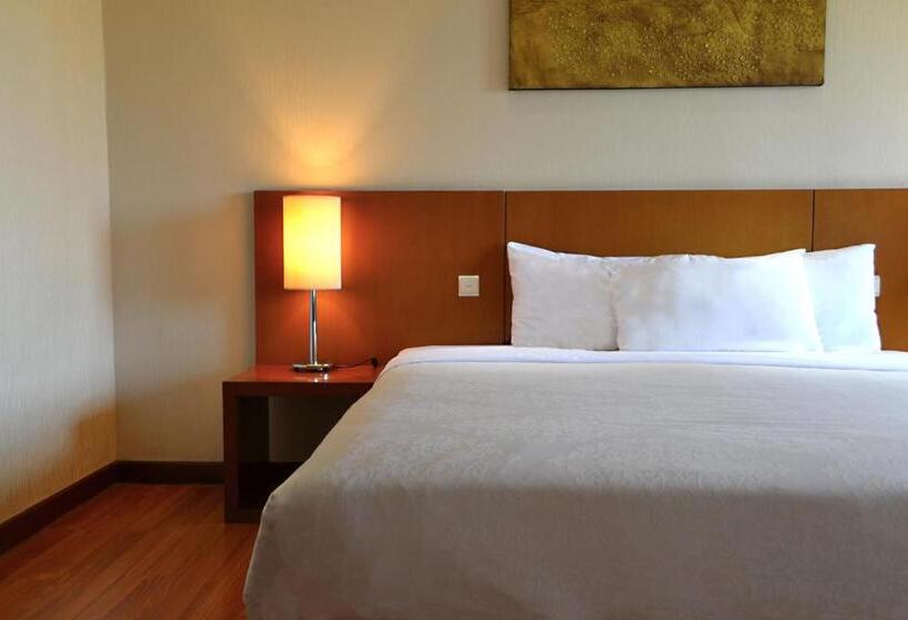 带大床的豪华间, Artotel Gelora Senayan Jakarta