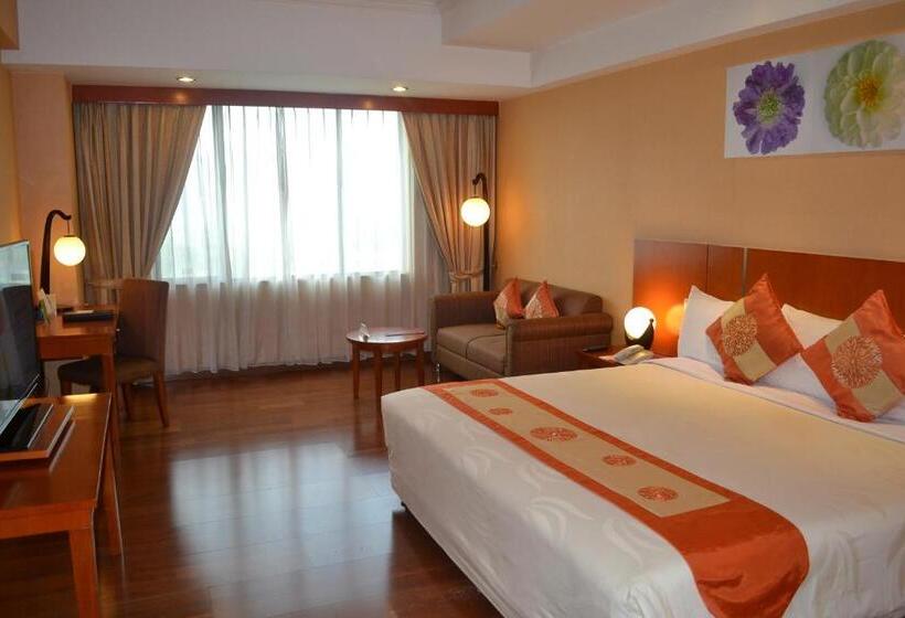 带大床的行政房间, Artotel Gelora Senayan Jakarta