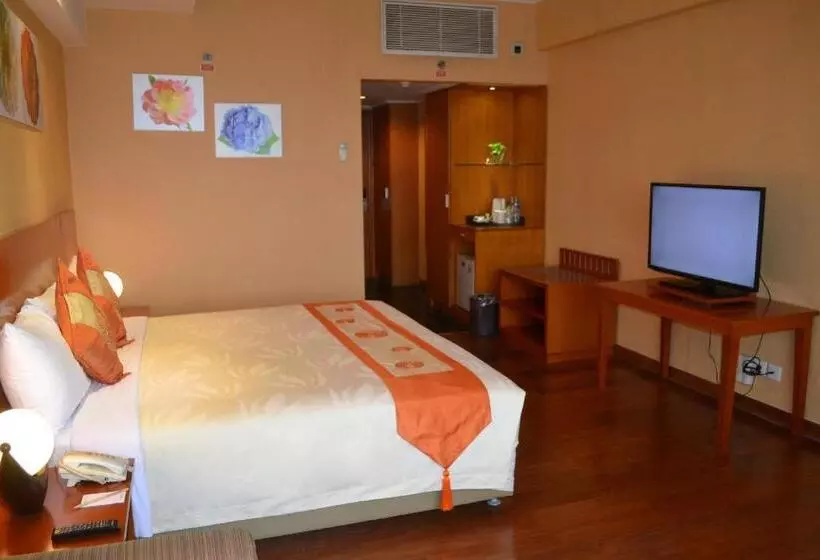 اتاق اجرایی با تخت بزرگ, Artotel Gelora Senayan Jakarta