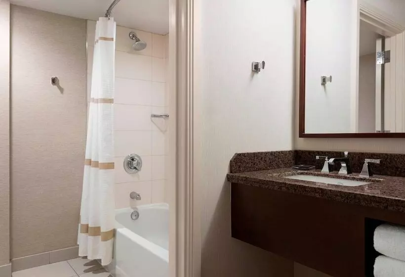２ダブルベッドのスタンダードルーム, Cleveland Marriott Downtown At Key Tower