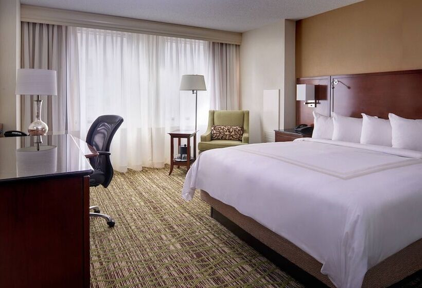 장애인을 위한 더블 침대 스탠다드 룸, Cleveland Marriott Downtown At Key Tower