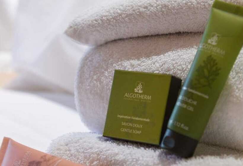 اتاق لوکس, Hôtel Le Jeu De Paume