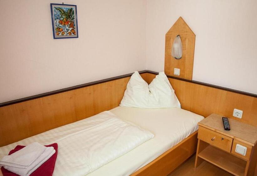 اتاق استاندارد سه نفره, Gasthof Roderich