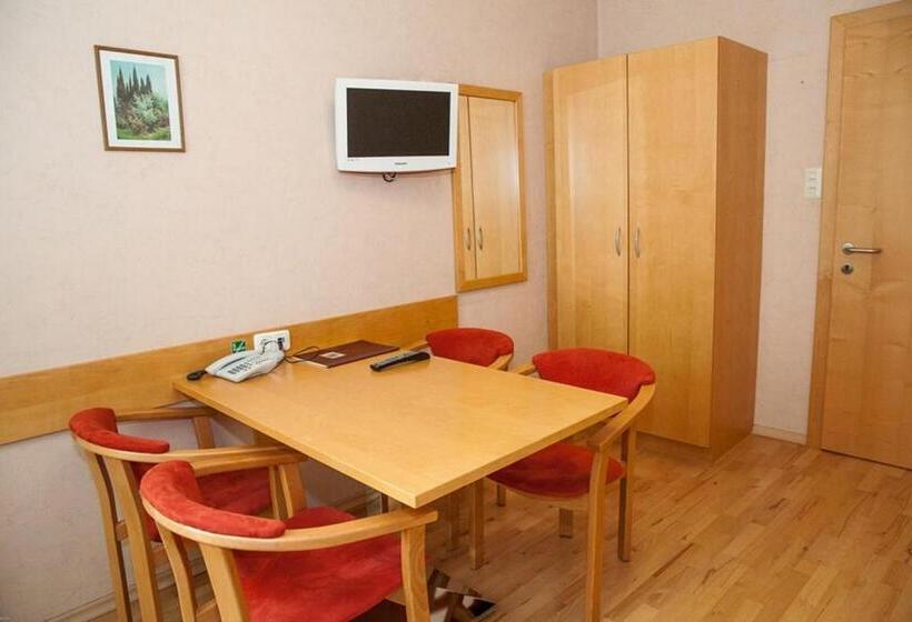 اتاق استاندارد چهار تخته, Gasthof Roderich