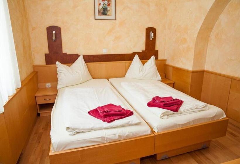 اتاق استاندارد چهار تخته, Gasthof Roderich