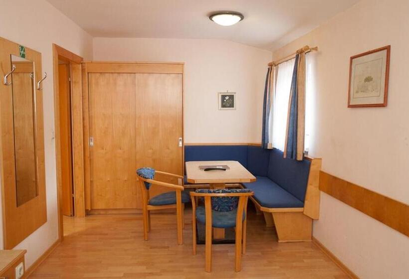 اتاق خانوادگی, Gasthof Roderich