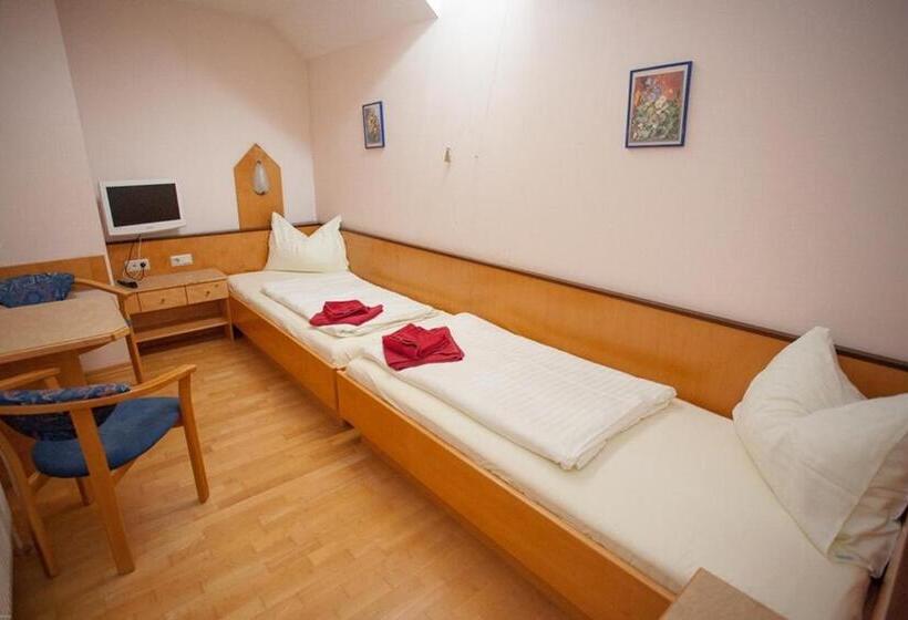 اتاق خانوادگی, Gasthof Roderich