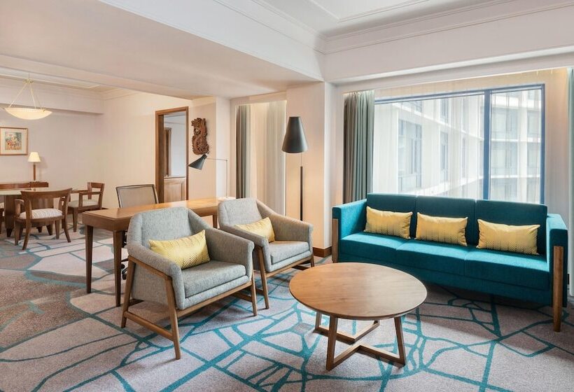 Люкс Клуб, Le Meridien Jakarta