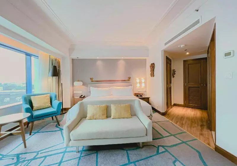 Deluxe Zimmer Kingsize Bett, Le Meridien Jakarta