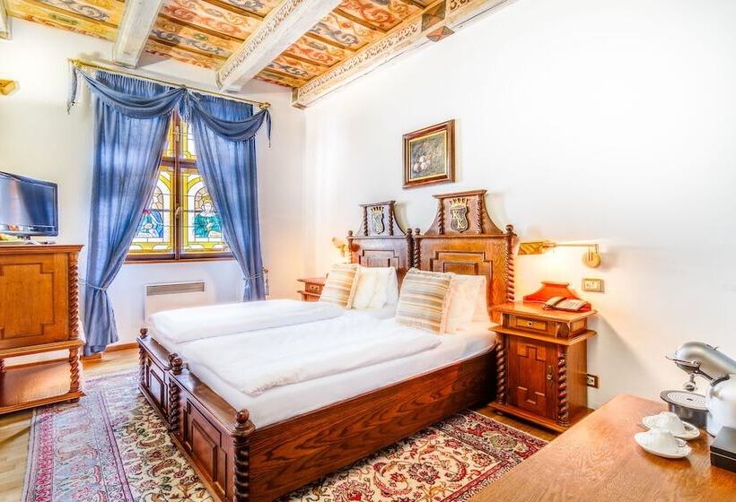 豪华房间, The King Charles