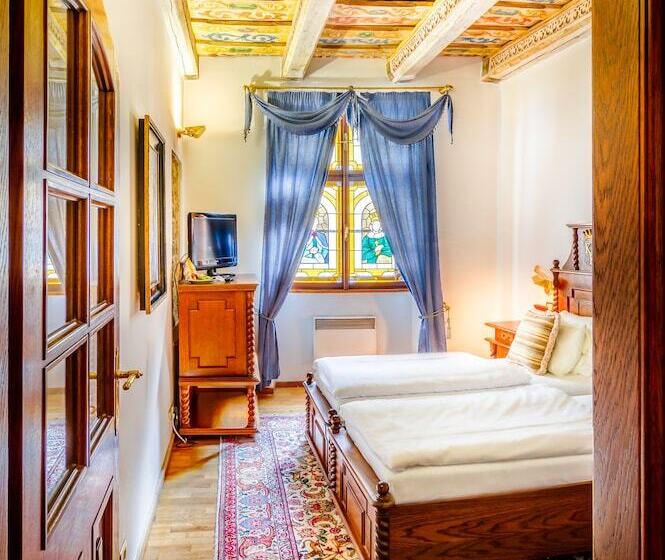 豪华房间, The King Charles