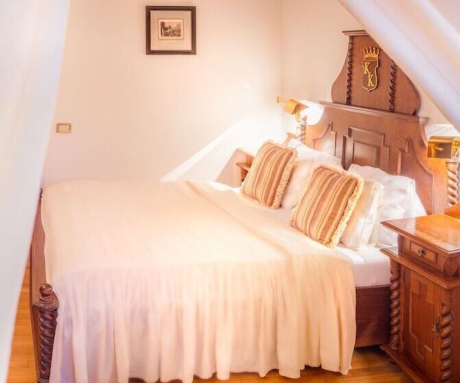 高级大房间, The King Charles