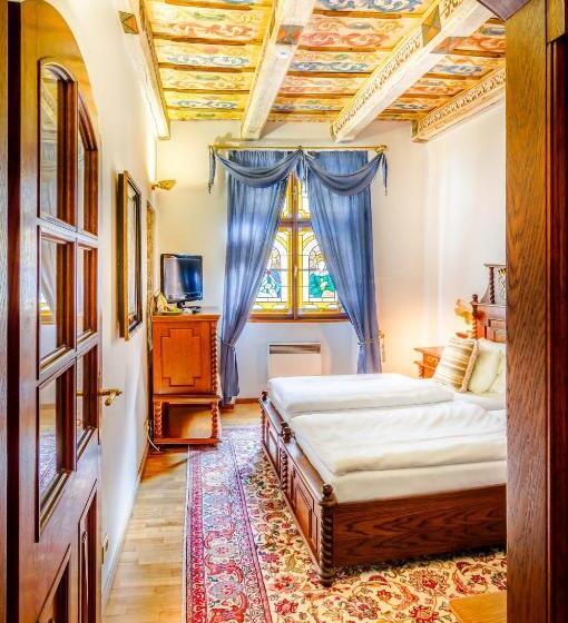 高级大房间, The King Charles