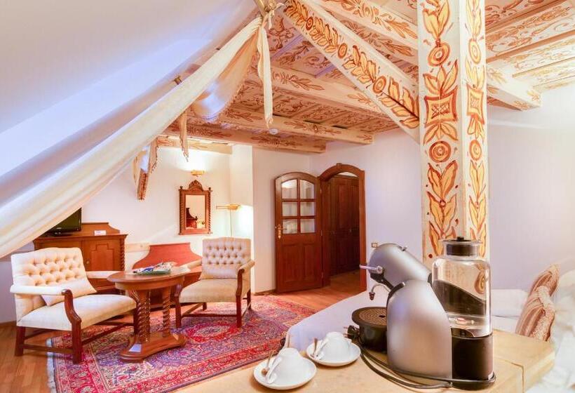 高级大房间, The King Charles