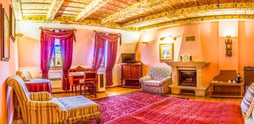 小型套房, The King Charles