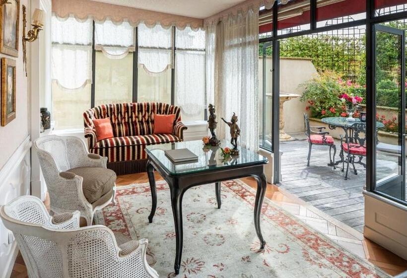 带露台的套间, Villa Gallici Hôtel & Spa