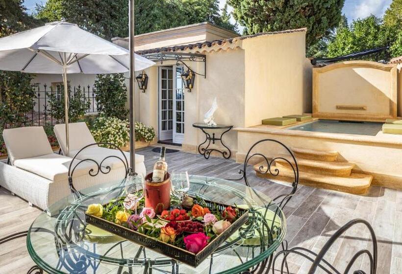 套房配有游泳池, Villa Gallici Hôtel & Spa