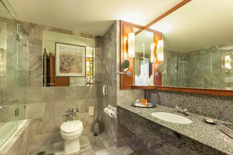 Perhehuone, Rembrandt Hotel Bangkok