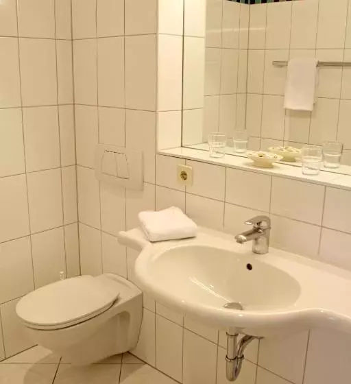 バルコニー付きスタンダードルーム, Seehotel Enzian