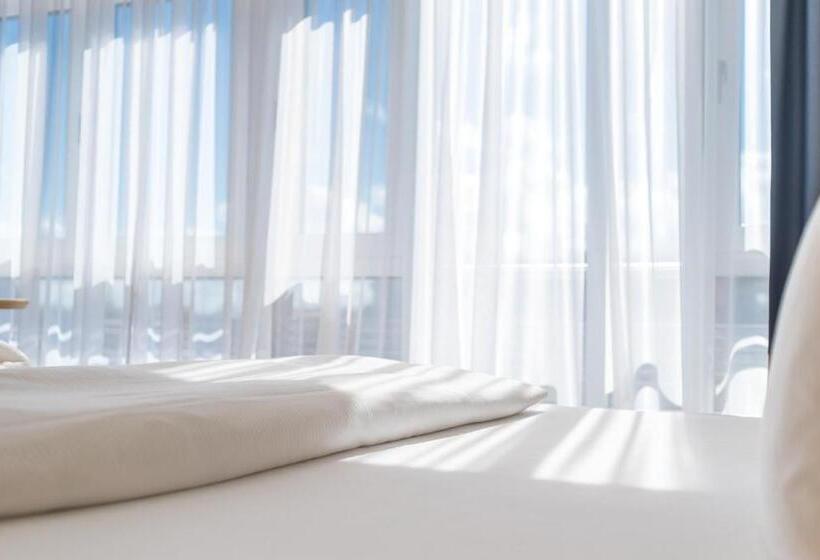 스탠다드 싱글 룸, Strand Hotel Hübner