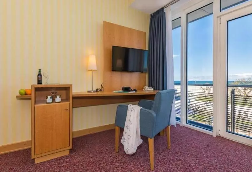 オーシャンビュースタンダードルーム, Strand Hotel Hübner