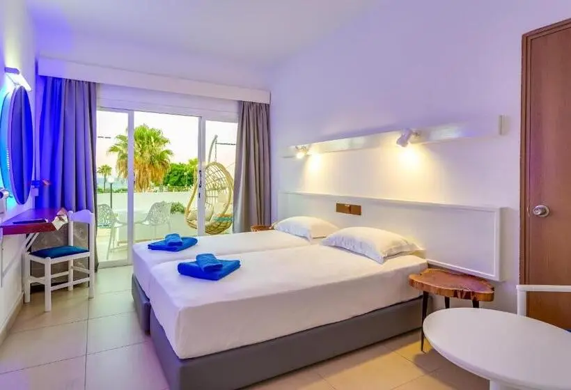Triple Room Sea View, Adelais Bay