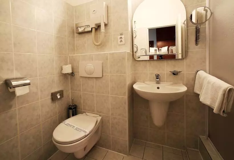 Quarto Estandar Individual, Central