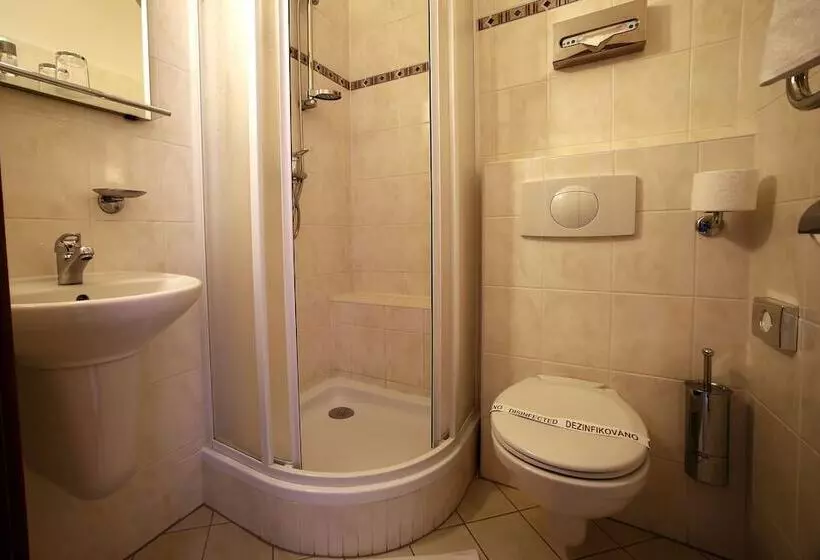 Quarto Estandar Individual, Central