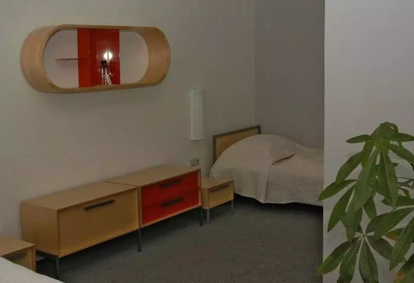 Quarto Estandar, Central