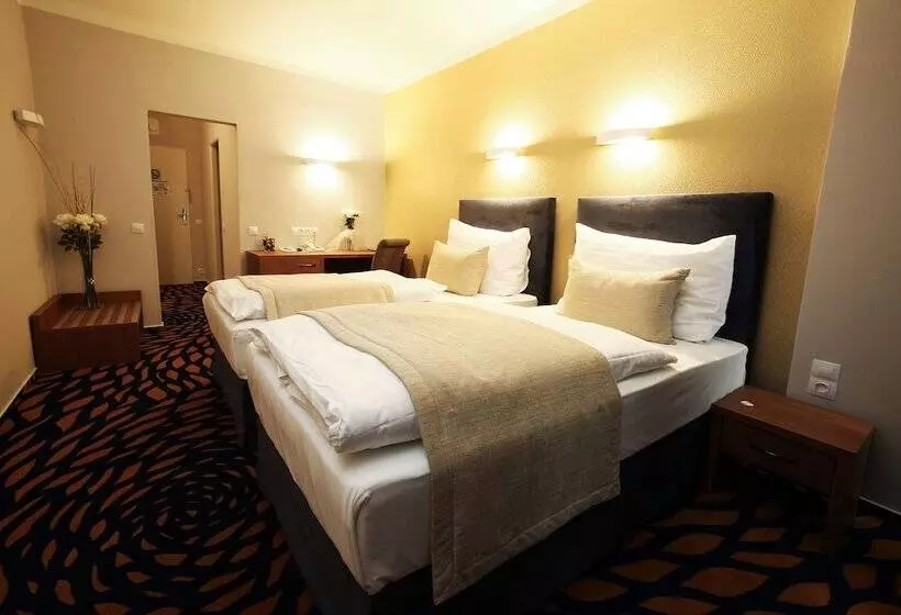 Quarto Estandar, Central