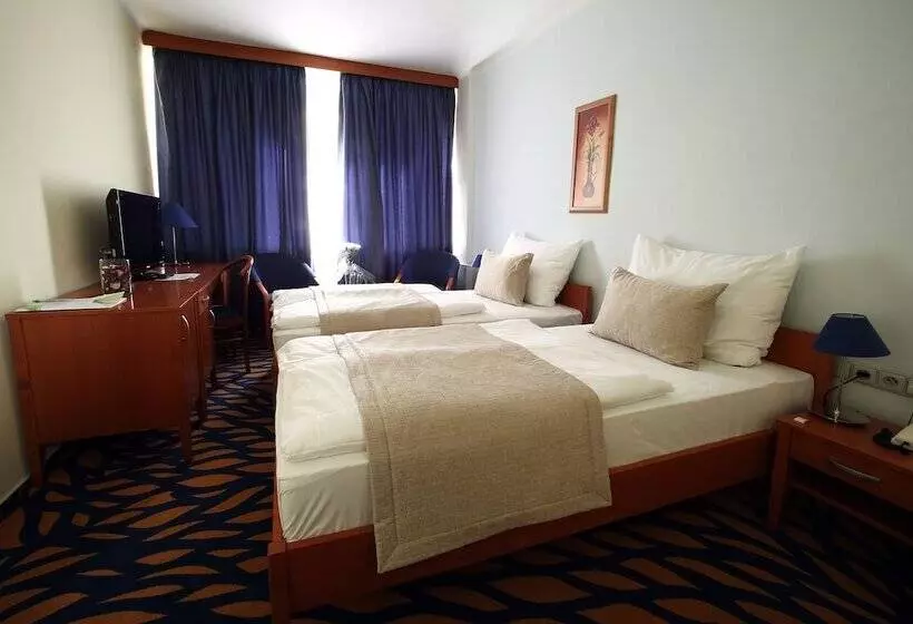 Quarto Estandar, Central