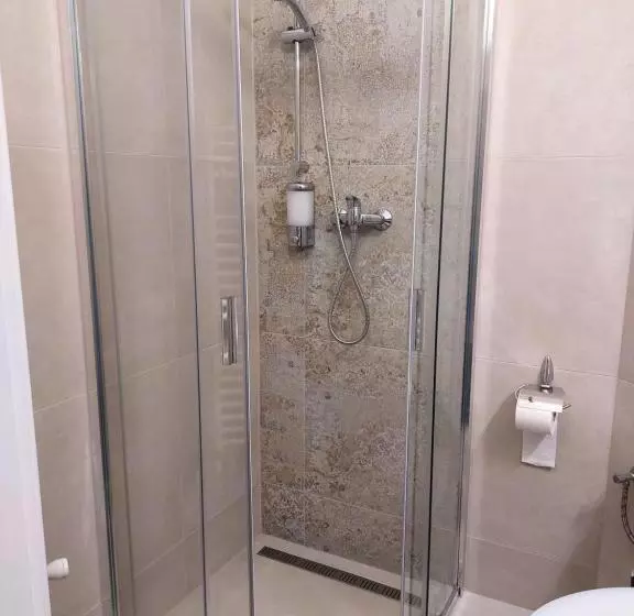 シングルデラックスルーム, Jeleň