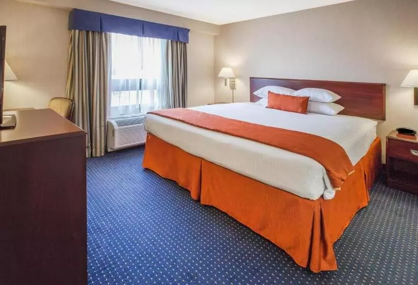 キングサイズベッドのスイートルーム, Wyndham Garden Monterrey Norte
