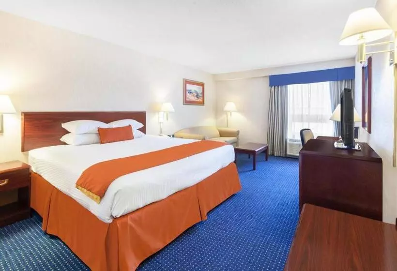 キングサイズベッドのスタンダードルーム, Wyndham Garden Monterrey Norte