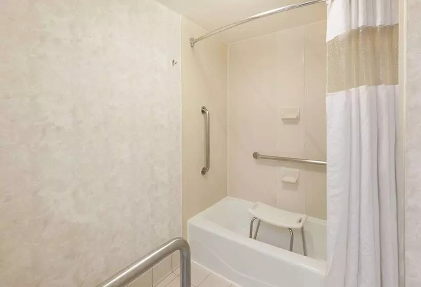 ２ダブルベッドのスタンダードルーム, Wyndham Garden Monterrey Norte